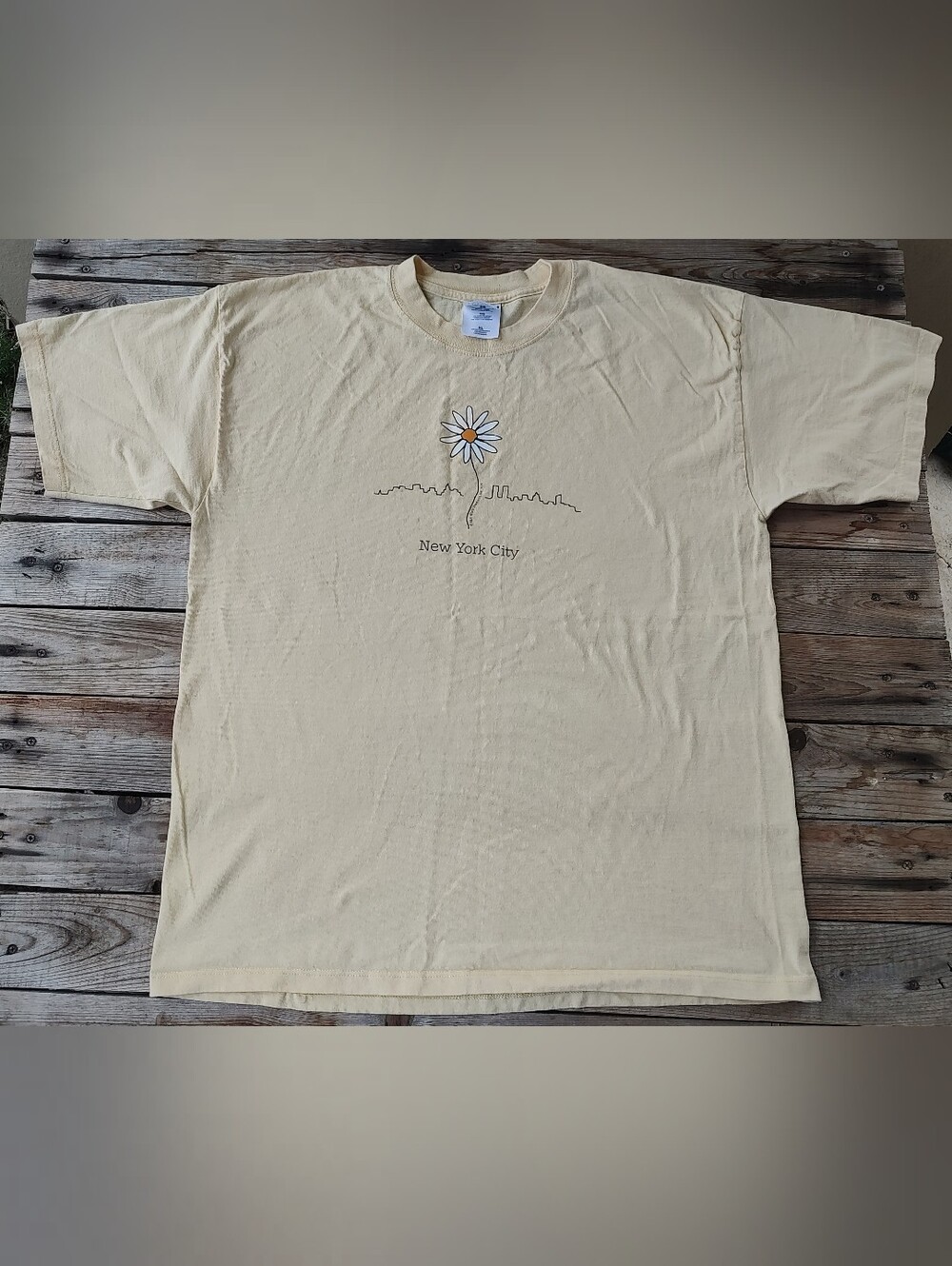 vintage New York City "Daisy flower ski line" t-shirt  men's Size XL